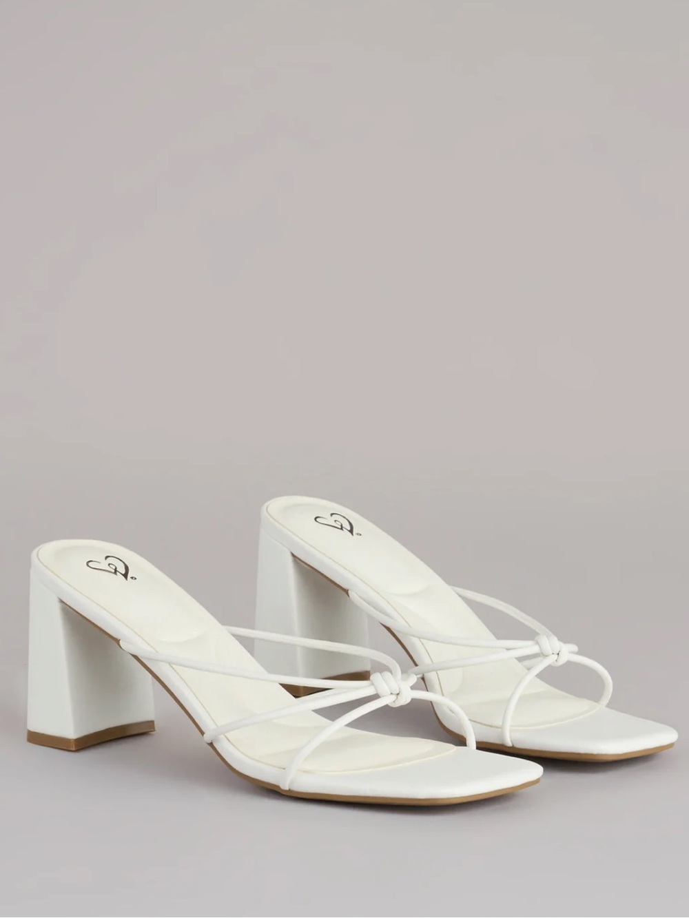 Windsor Fashion Fix Knotted Block Heel Mules White Size 6 NWT
